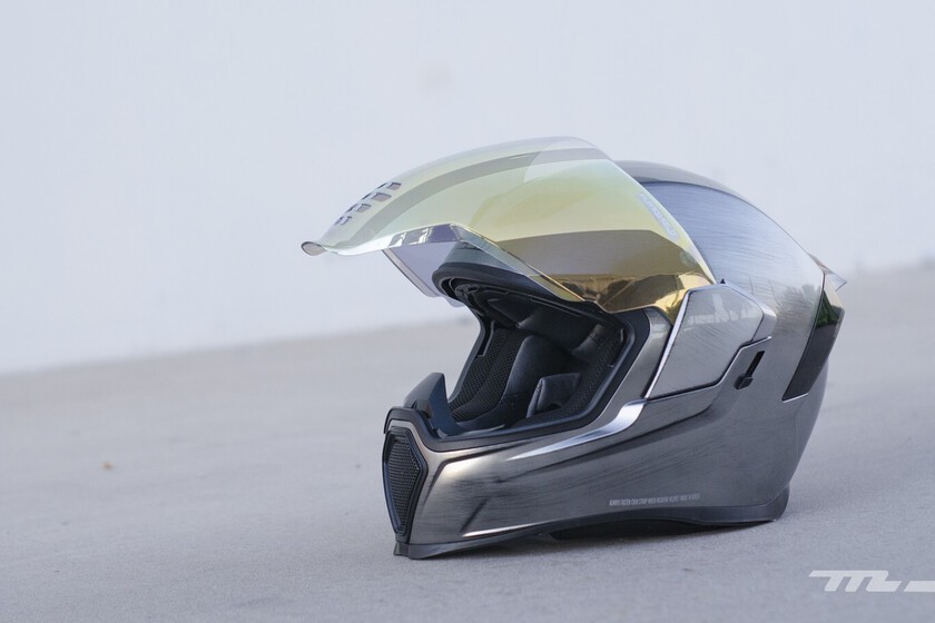 El vaho en el casco de la moto es un gran enemigo motero en invierno. Hay siete trucos muy sencillos para evitarlo