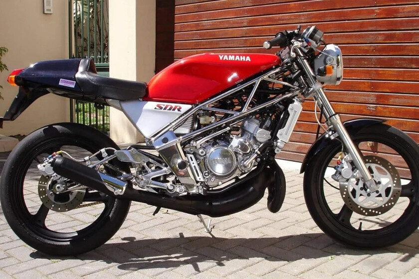 La historia de la Yamaha SDR: una moto que desafió al tiempo 1 Hace 38 años Yamaha creó una moto de 195 cc que se merendaba a las de 1.000 en carretera, pero nadie quiso comprarse una