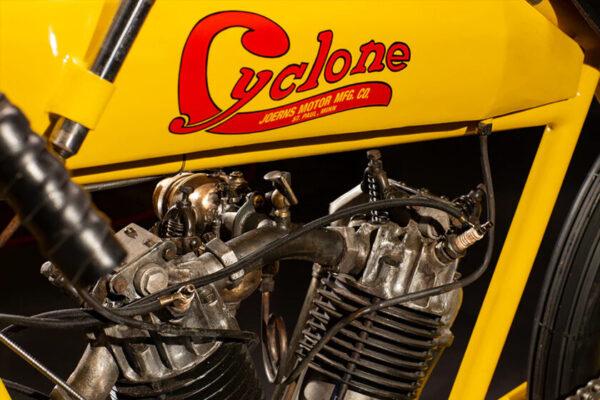 La Cyclone V-Twin: La moto más cara y sin frenos del mundo 4 Ni el Gordo de Navidad te hubiese comprado un cachito de la moto más cara del mundo, que es americana y no tiene ni frenos