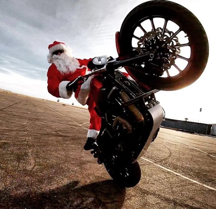 Películas navideñas para amantes de las motos: risas y aventuras 1 Películas navideñas de motos y aventuras de conducción en invierno