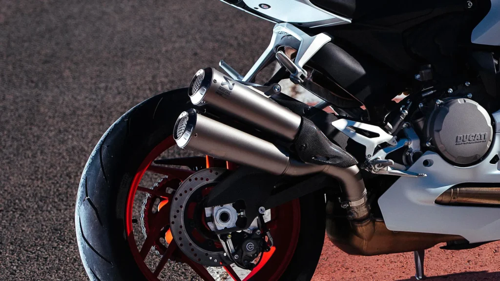 Nueva Ley Antiruido en Colombia: Sanciones a Motociclistas sin Sonómetro 1 Nueva ley antiruido sacude a los motociclistas. ¿Podran sancionarte sin un sonómetro?