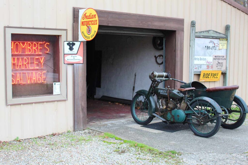 Descubre el Bluegrass Motorcycle Museum en Kentucky 1 Bluegrass Motorcycle Museum and a Mystery Wrapped in a Riddle