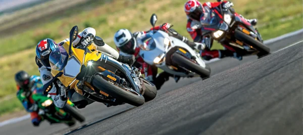 Cuando es necesario reemplazar los neumáticos de motocicleta. He aquí cómo saberlo