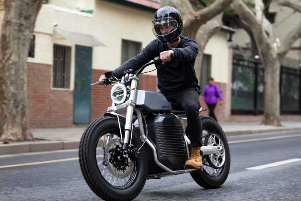 Estrategias para aumentar la autonomía de motos eléctricas 1 Impulsar la autonomía de las motos eléctricas: la guía de conducción ecológica