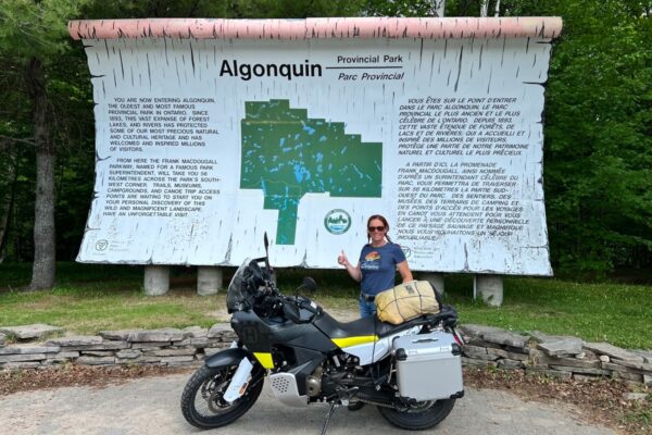 Ruta en moto por el Parque Provincial Algonquin: naturaleza y aventura 3 Montar en motocicleta en el Parque Provincial Algonquin en Ontario