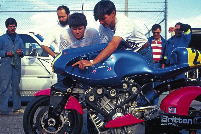 La revolución de John Britten en el mundo de las motos 1 Se llamaba John Britten y con solo 40 años ya era el ingeniero de motos más influyente del mundo, pero la mala suerte nos privó de su revolución