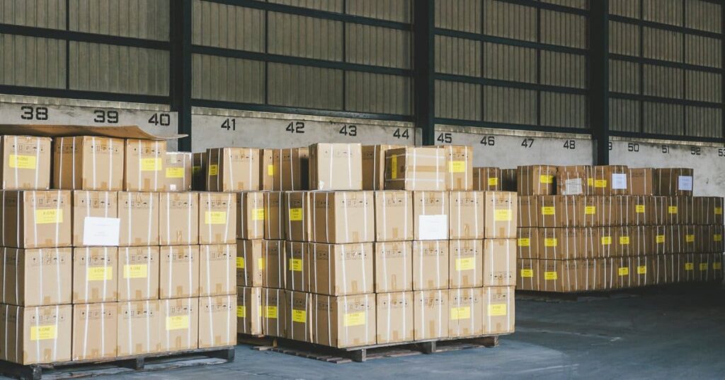 Impacto de los aranceles en la reparación y envío de motocicletas 1 Cómo los aranceles a las piezas de motocicletas están perturbando las reparaciones y el envío