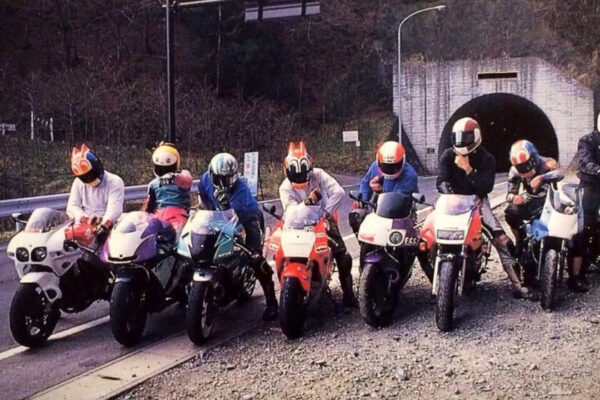 El impacto de la campaña 'Tres No' en el motociclismo japonés 2 Hace 44 años Japón quiso prohibir a los jóvenes montar en moto. El resultado fue una generación de moteros perdida sin ningún beneficio