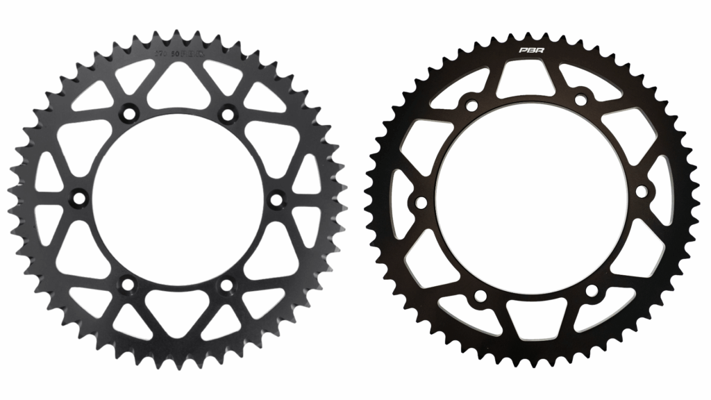 Acero vs Ergal: Elige el plato perfecto para tu moto Adventure 1 Acero o Ergal: ¿qué plato elegir para tu moto Adventure?