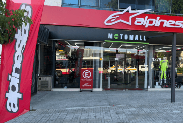 Motomall abre su tienda en Montevideo: Ropa y accesorios para motos 1 Motomall desembarca en Montevideo: el multimarca de indumentaria y accesorios para motos abre sus puertas