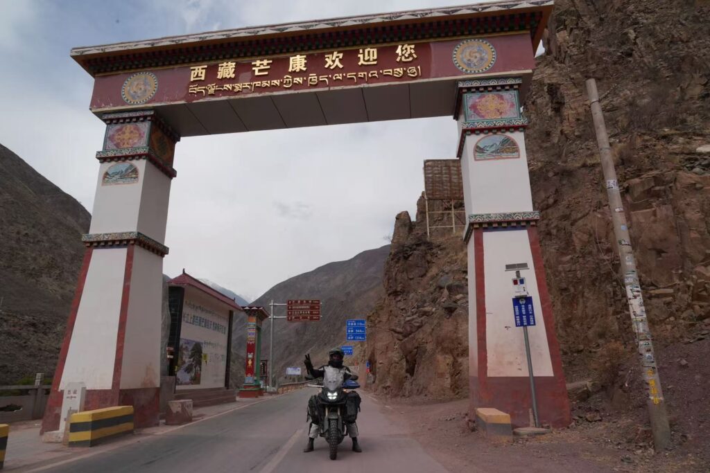 Aventura en moto al Tíbet con Desartica 1 TÍBET EN MOTO | DESARTICA