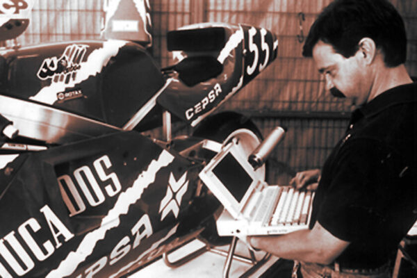 Antonio Cobas: el ingeniero español que revolucionó el motociclismo 3 Casi todas las motos del mundo usan el mismo tipo de chasis. Fue idea de un ingeniero español al que tomaron por loco