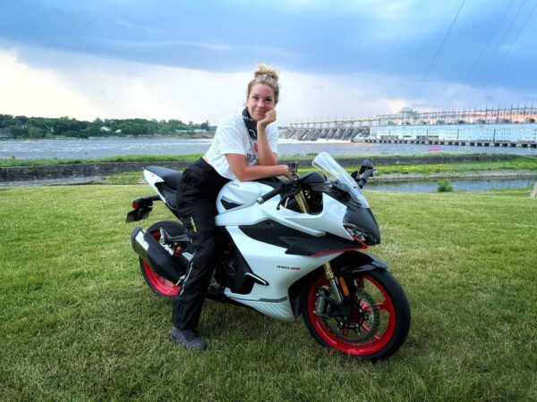 CFMOTO 450 SS: La moto super deportiva accesible para principiantes 2 moto super deportiva accesible y sorprendente