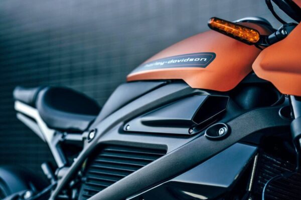 LiveWire de Harley-Davidson reduce sus precios: ¿una estrategia eficaz? 4 Los que compraron una Harley-Davidson eléctrica hace tres años ahora ven que su moto cuesta 10.000 euros menos. Es el problema de que los moteros pasen de las eléctricas
