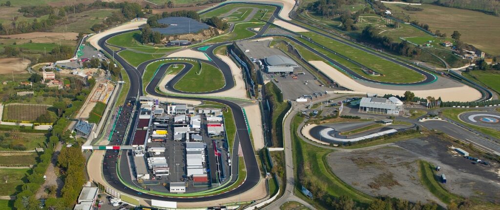 Cursos de moto en Vallelunga: Mejora tu técnica de conducción 1 Cursos de moto en Vallelunga