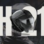 H21: El casco jet ideal para moteras urbanas y aventureras