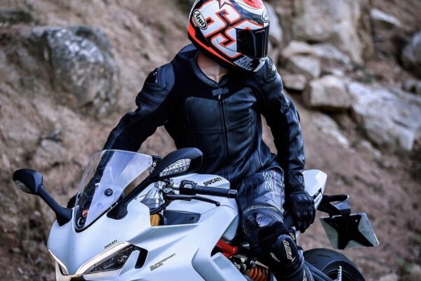 La historia detrás de los cascos Arai: seguridad y pasión 4 Así nacieron los cascos de moto más famosos del mundo