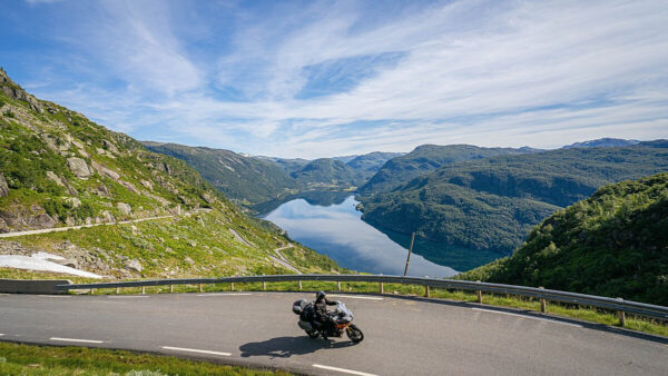 Disfruta del Lunes de Pascua en moto: Rutas y destinos ideales 3 El lunes de Pascua es perfecto para un paseo en moto