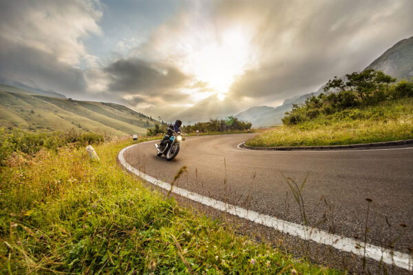 Itinerarios y consejos para el puente del 1 de mayo en moto 3 Puente del 1 de mayo de 2026 en moto: itinerarios y consejos