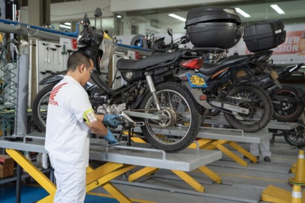 Importancia de la primera revisión de tu moto: ¡No la ignores! 4 lo que no ves de la primera revisión de tu moto