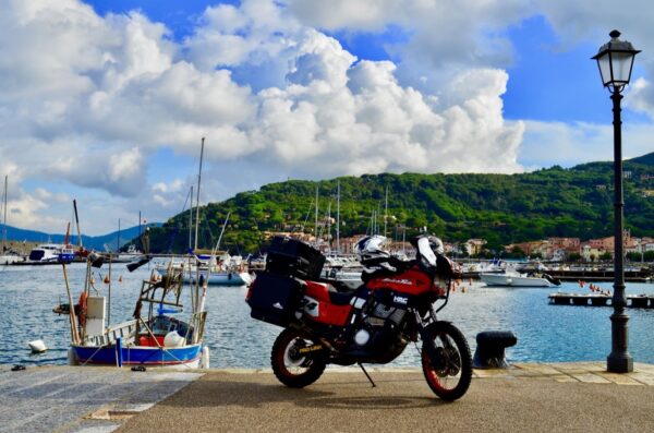 Descubre la Isla de Elba en moto: un itinerario inolvidable 2 Isla de Elba en moto: el itinerario perfecto